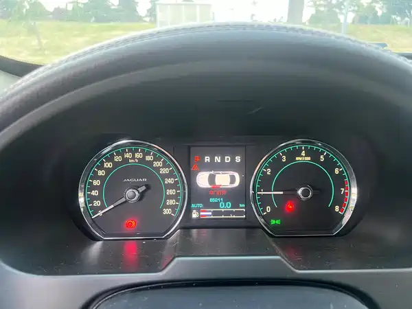 Jaguar XF 2014