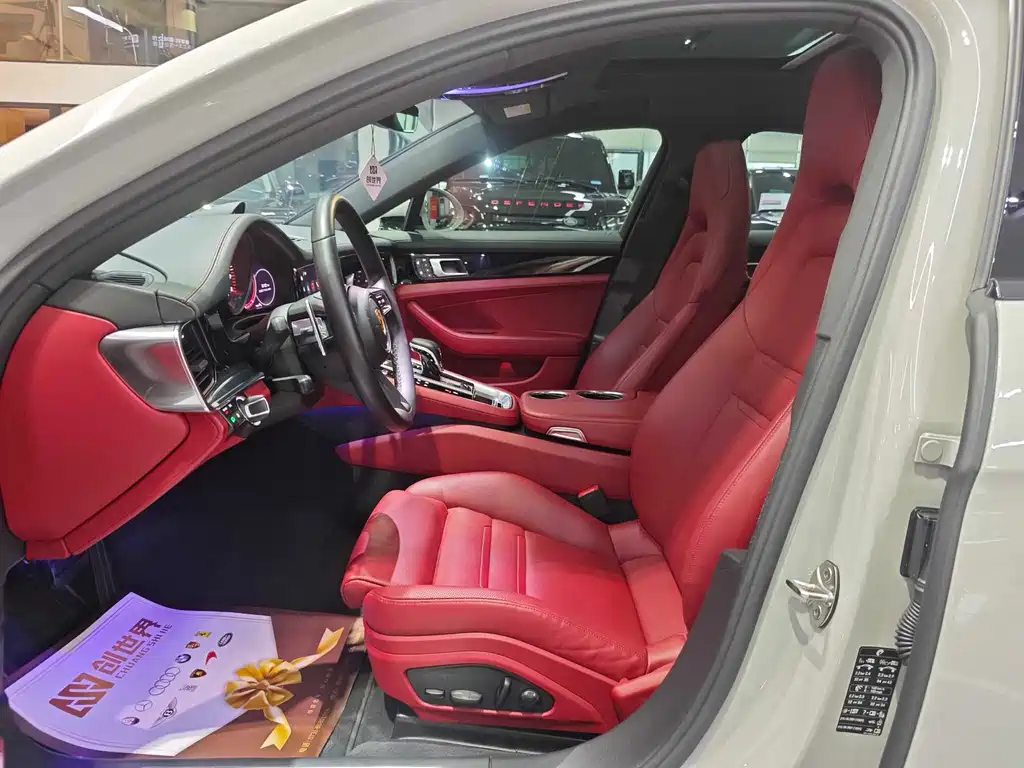Porsche Panamera 2023