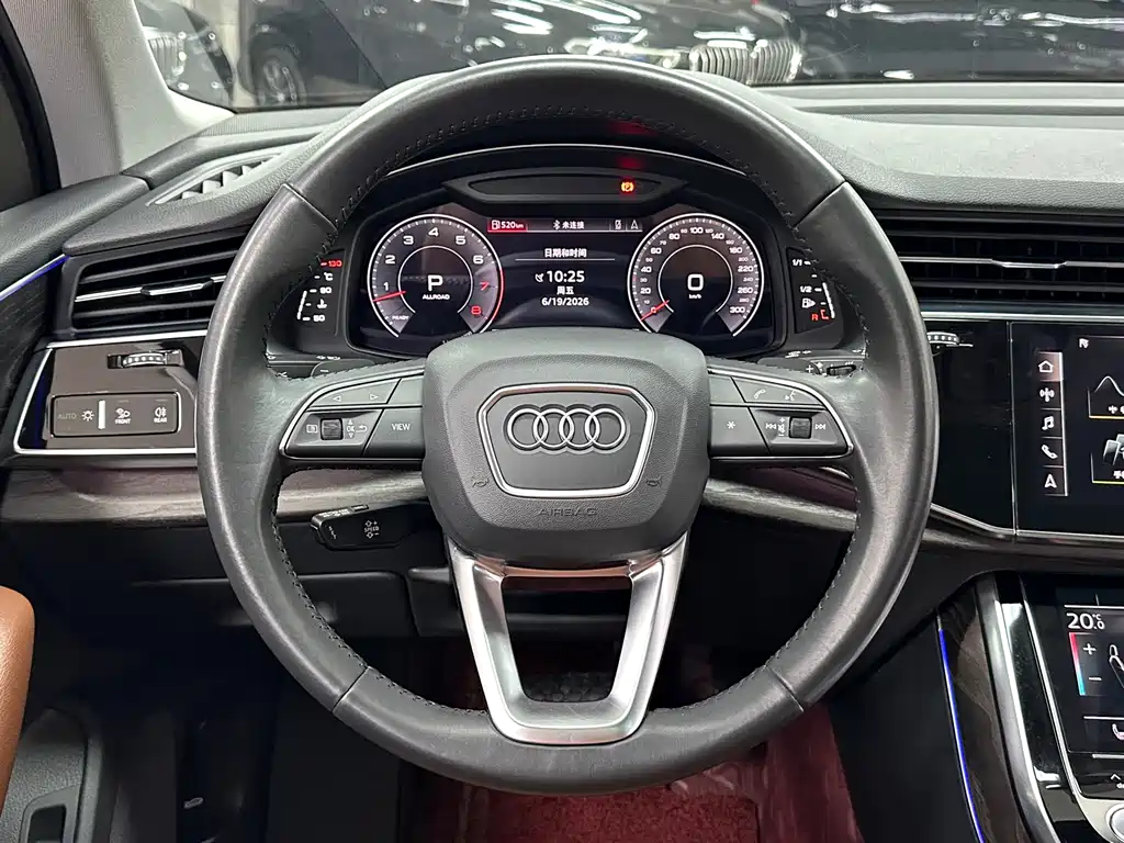 Audi Q7 2020 — фото 19