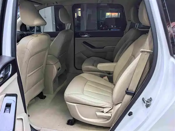 Baojun 730 2015