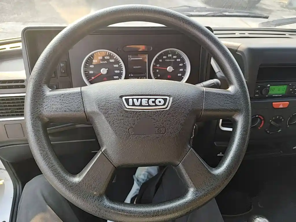 Iveco Proud 2022 — фото 11