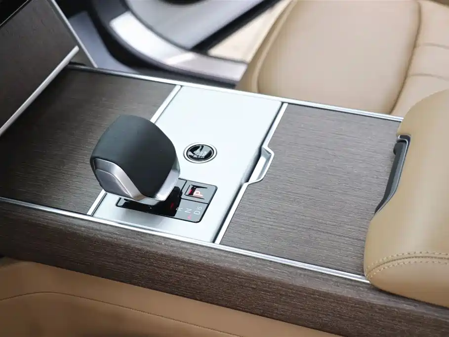 Land Rover Range Rover 2024 — фото 14