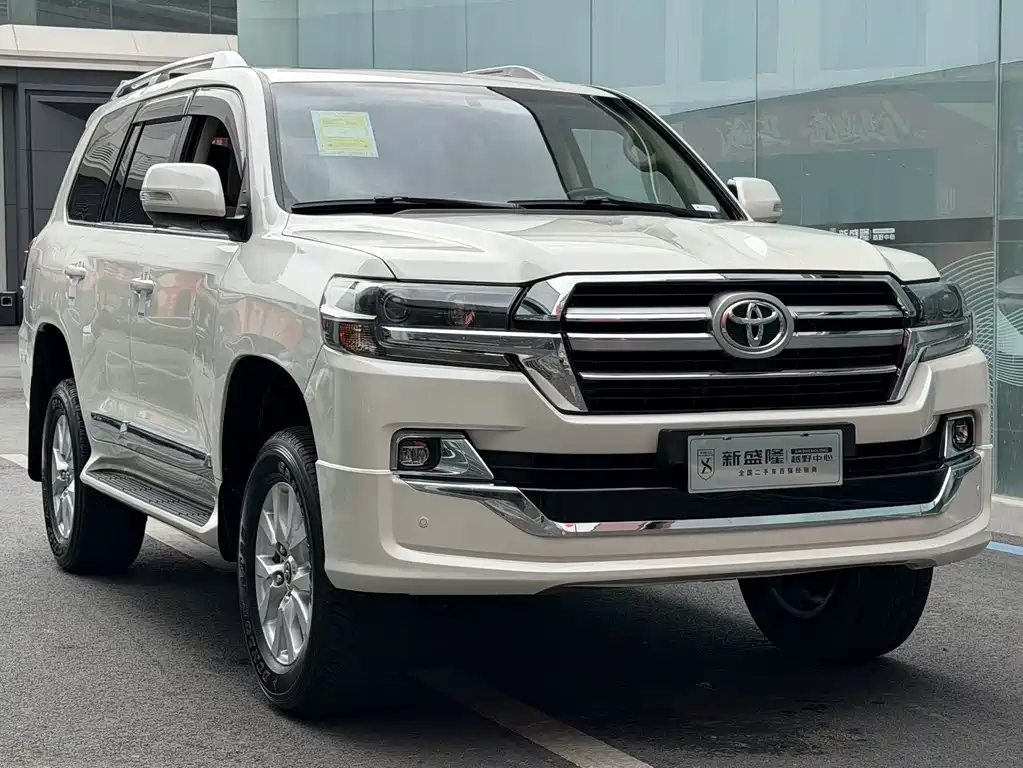 Toyota Land Cruiser 2019 — фото 1