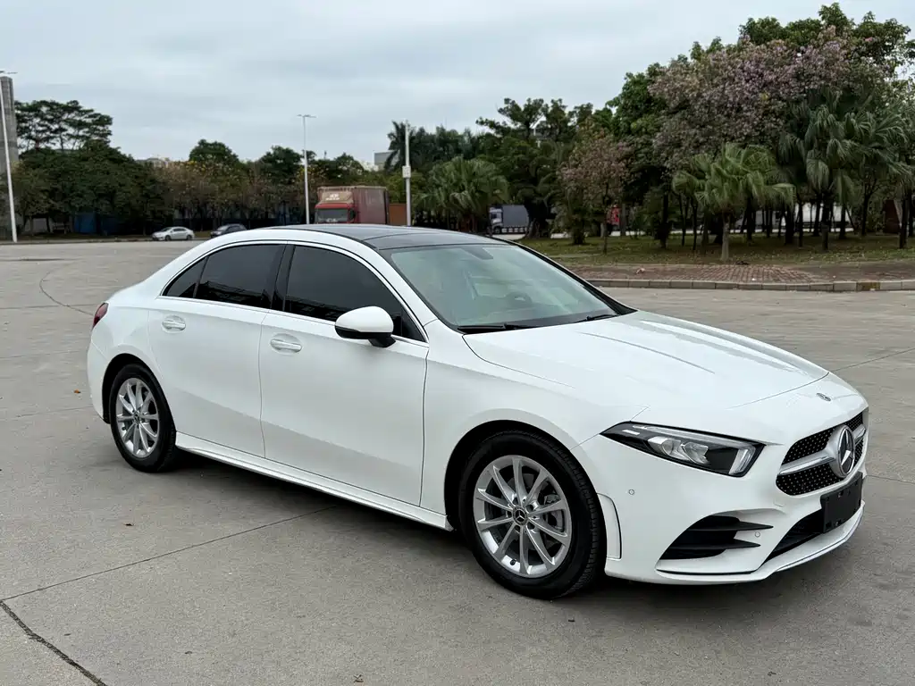 Mercedes-Benz A-Class 2020 — фото 3