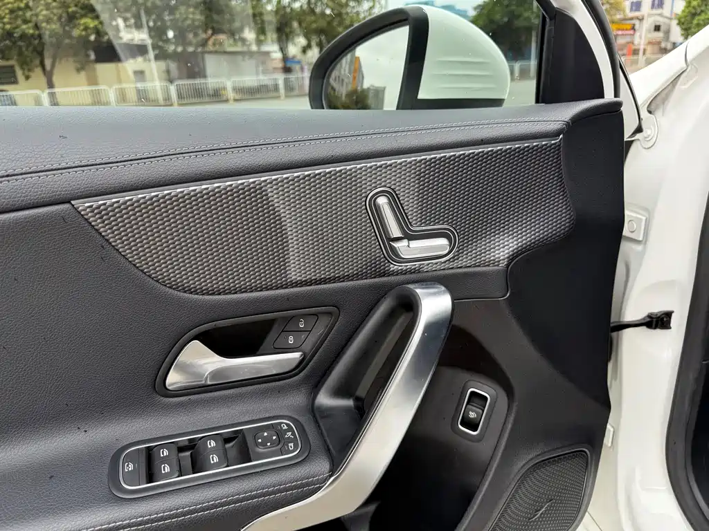 Mercedes-Benz A-Class 2020 — фото 15