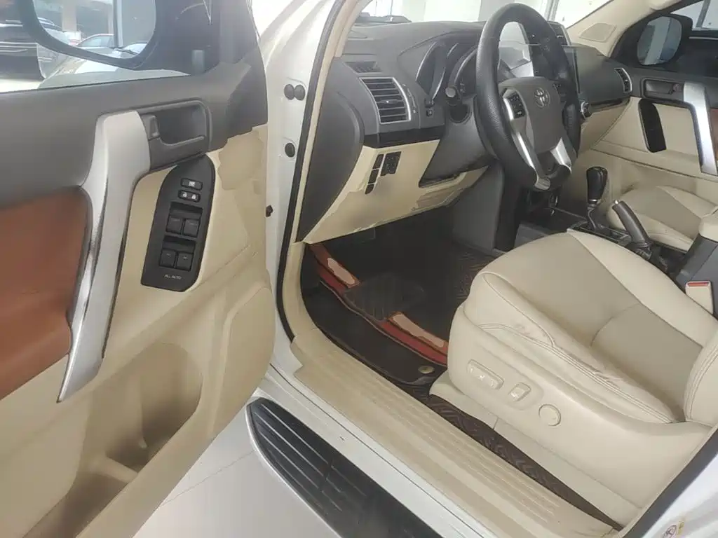 Toyota Prado 2016 — фото 16