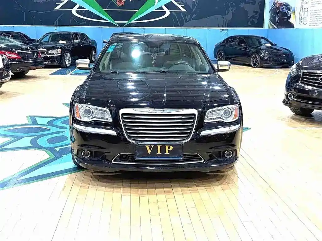 Chrysler 300C 2015 — фото 2
