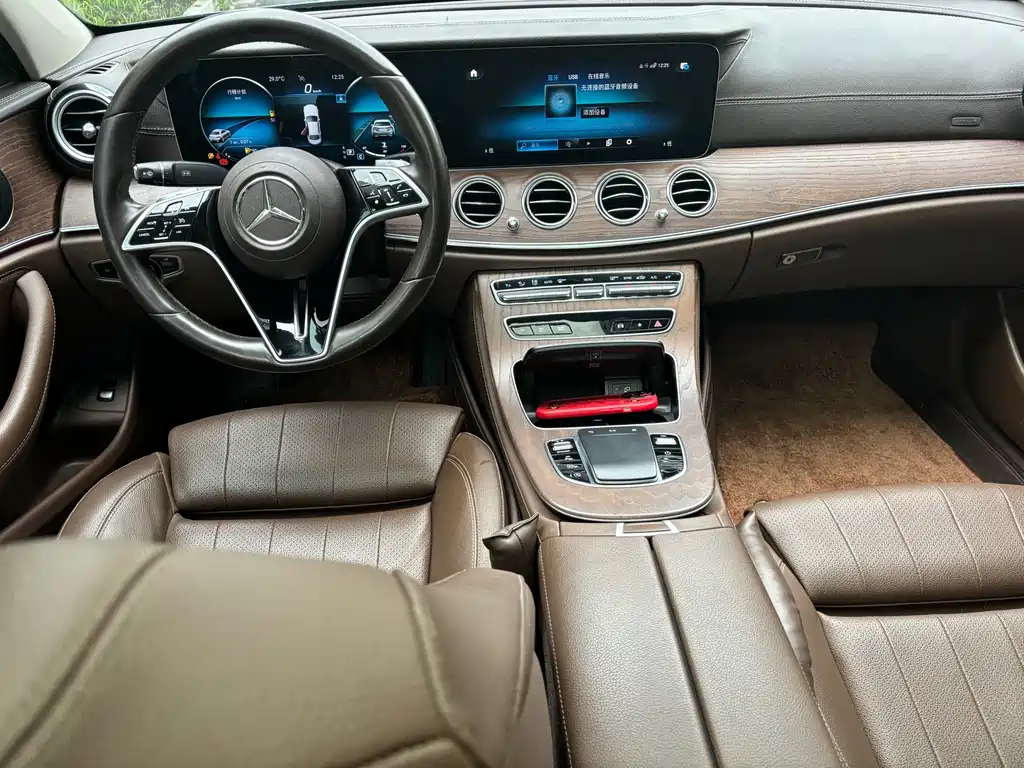 Mercedes-Benz E-Class 2022 — фото 9