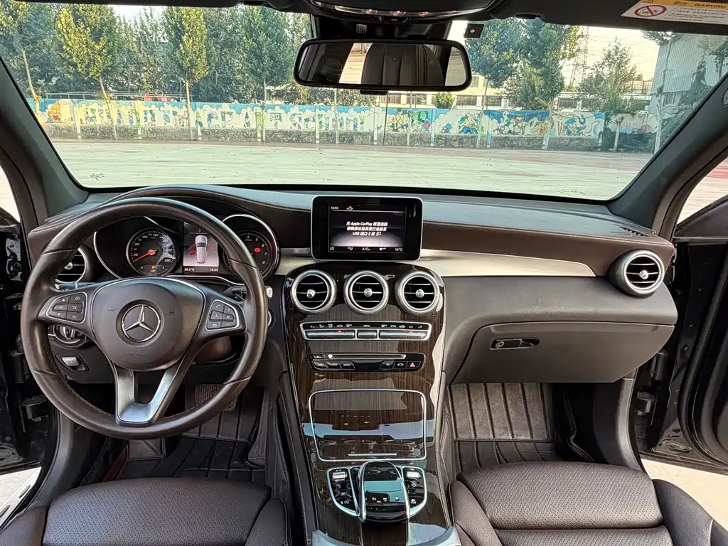Mercedes-Benz GLC 2018 — фото 11