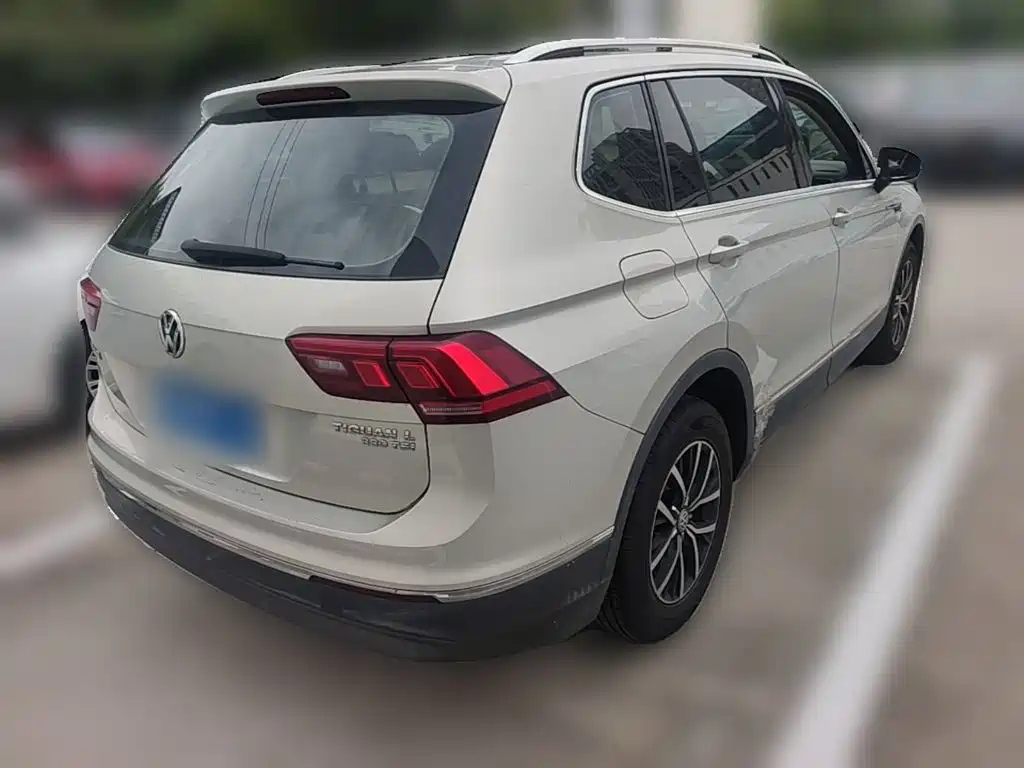 Volkswagen Tiguan L 2018 — фото 12