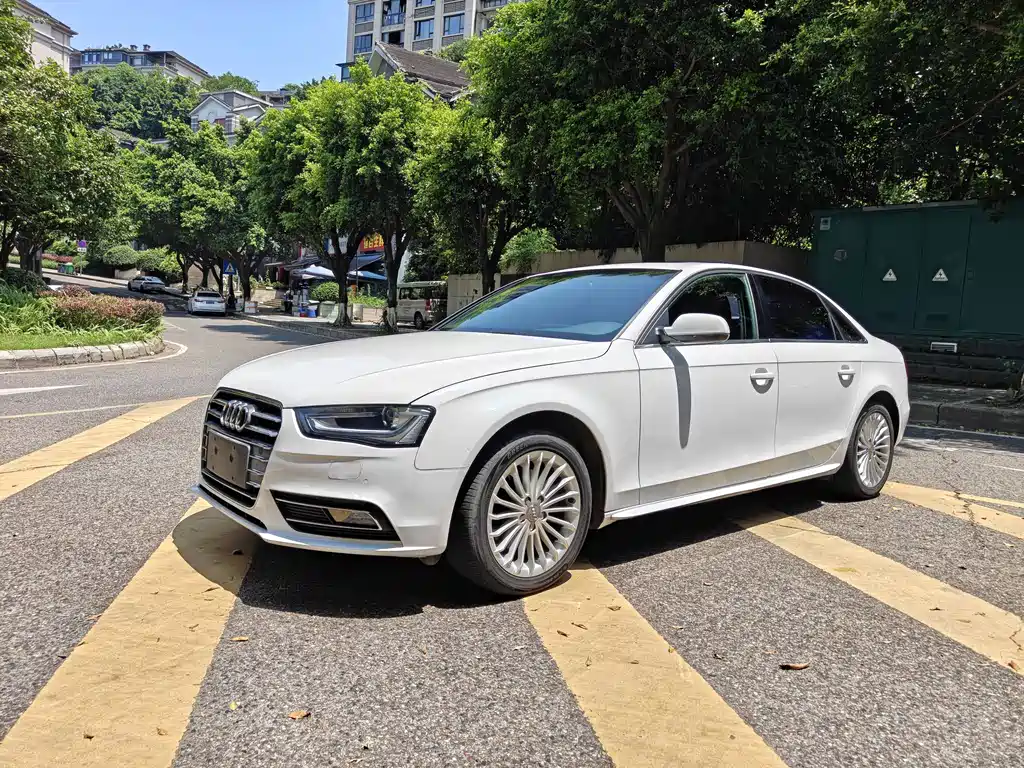 Audi A4L 2015