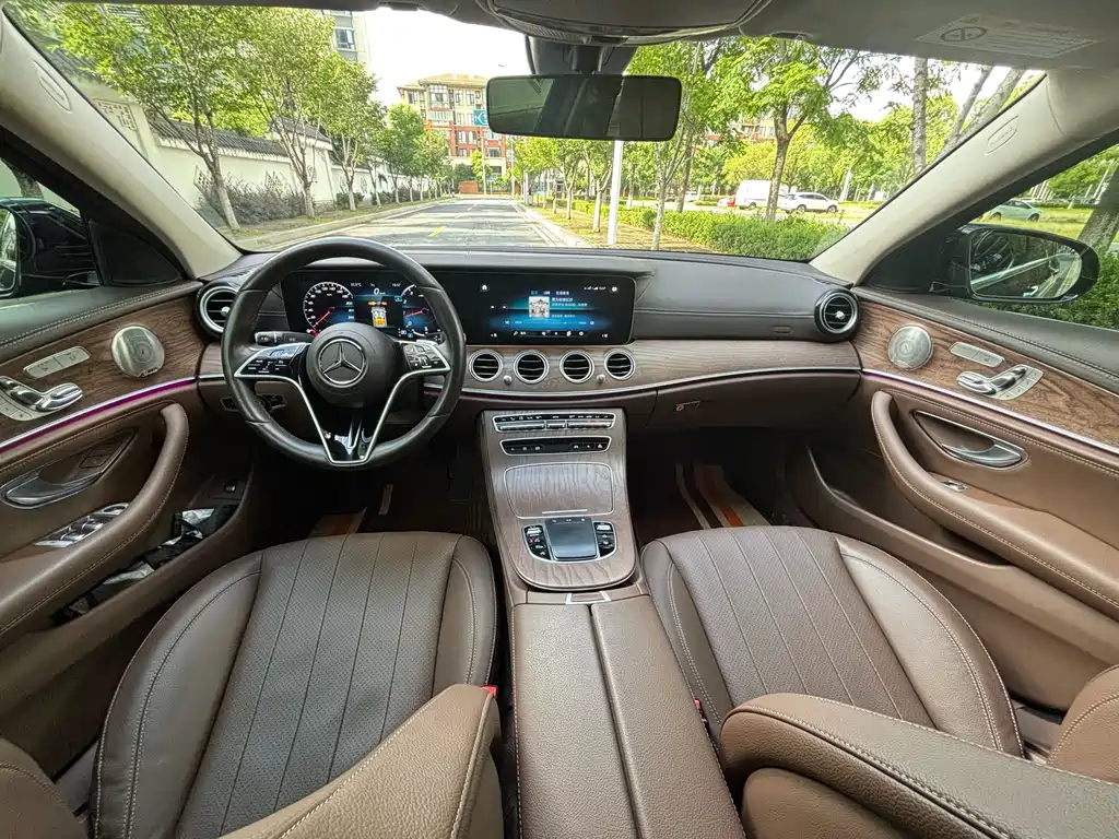 Mercedes-Benz E-Class 2022 — фото 10