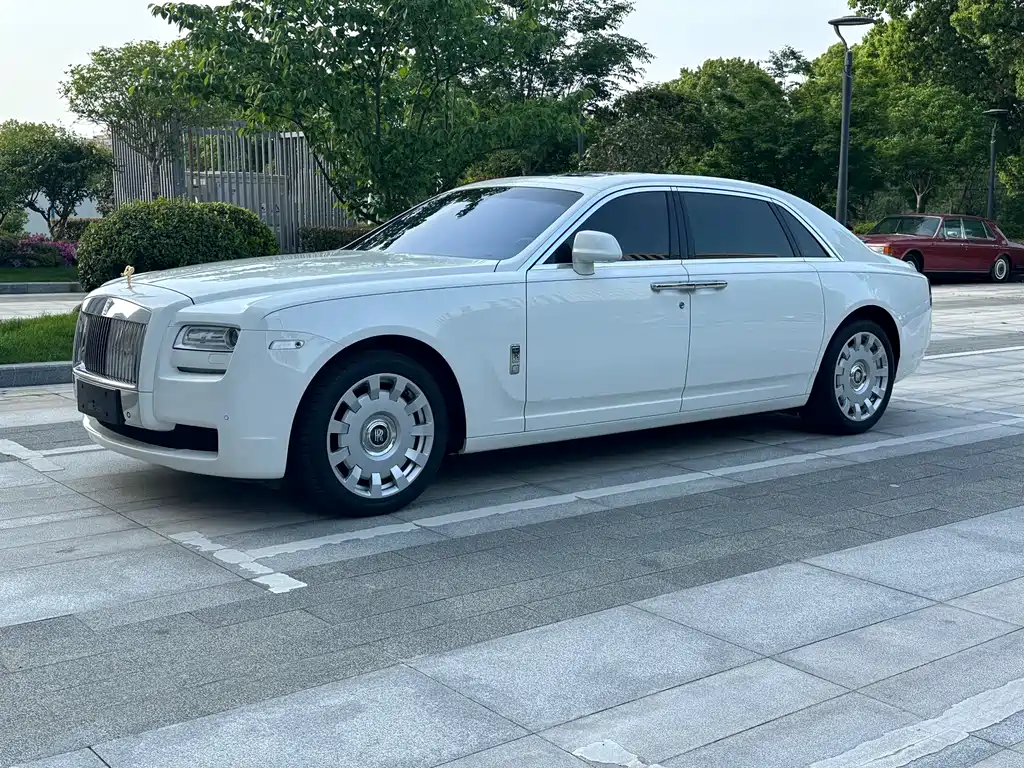 Rolls-Royce Ghost 2014 — фото 12