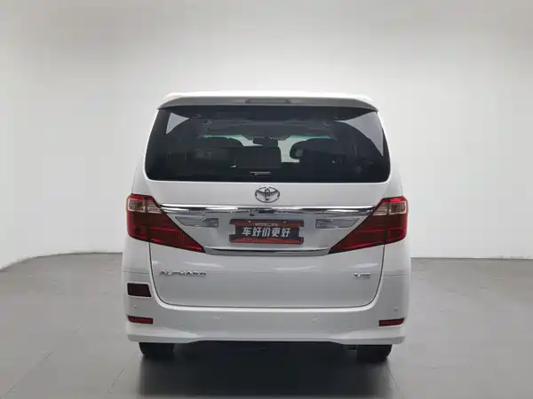 Toyota Alphard 2015