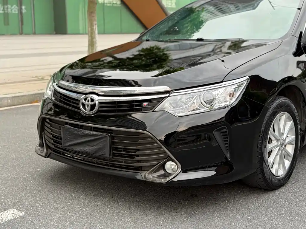 Toyota Camry 2015 — фото 7