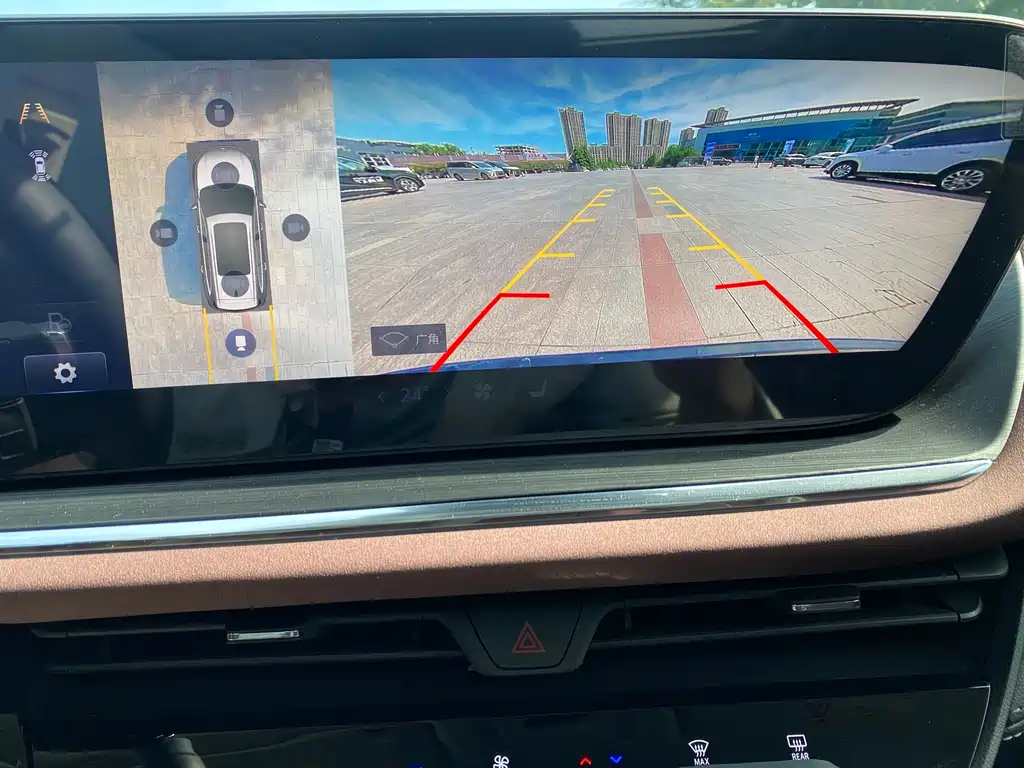 Buick Envision Plus — фото 14