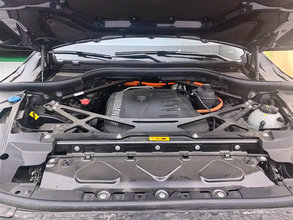 BMW XM 2025 — фото 17