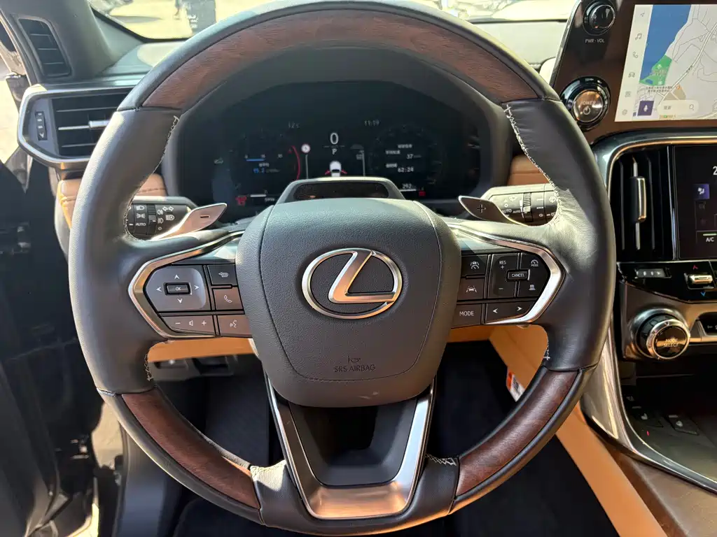 Lexus LX 2025 — фото 10