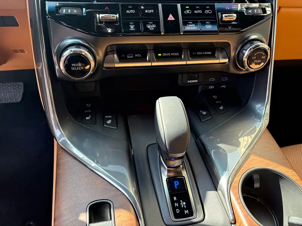 Lexus LX 2025 — фото 18