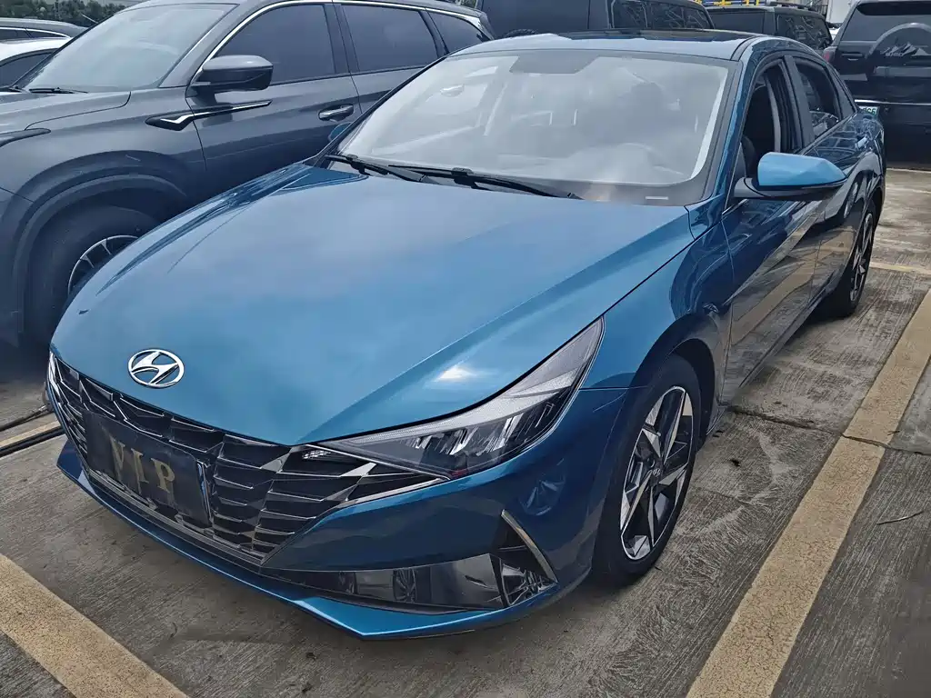 Hyundai Elantra 2022