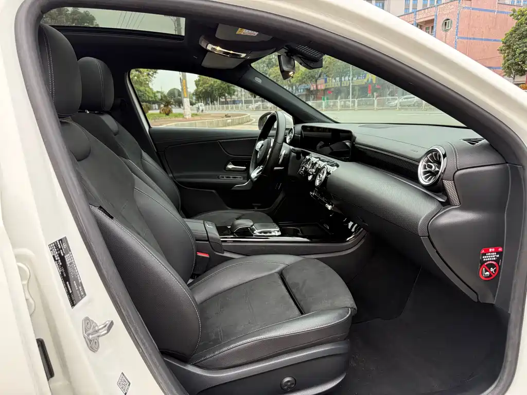 Mercedes-Benz A-Class 2020 — фото 11