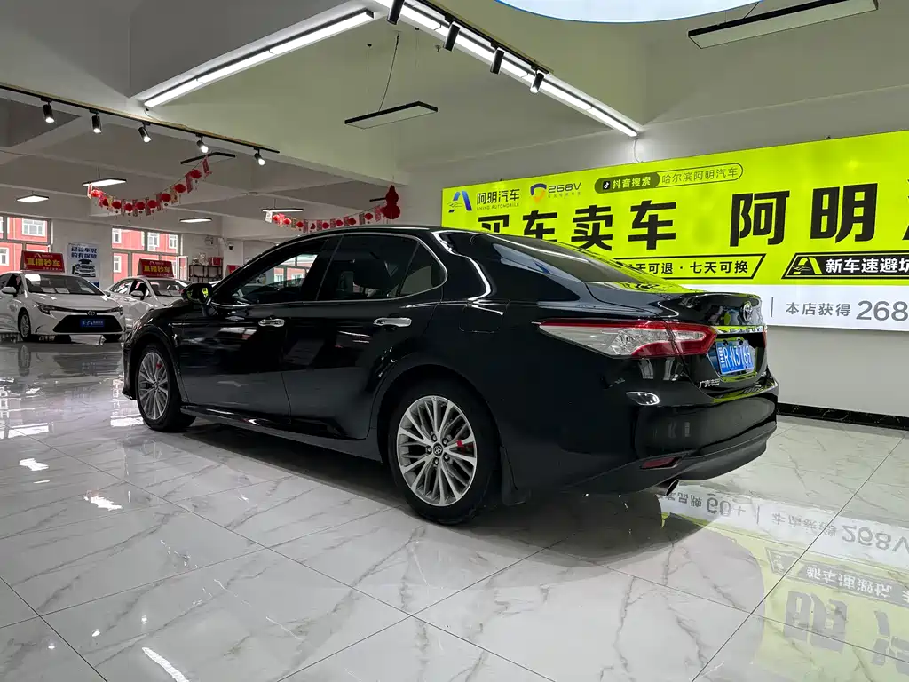 Toyota Camry 2021 — фото 6