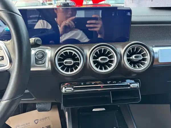 Mercedes-Benz GLB 2021