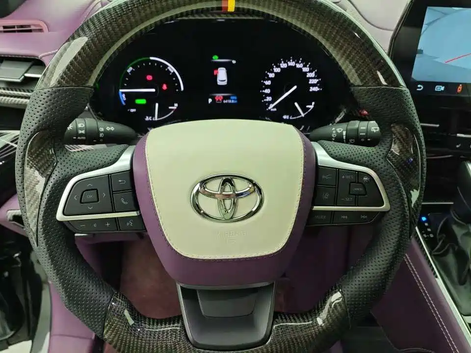 Toyota Granvia — фото 12