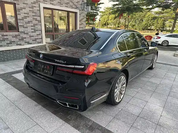 BMW 7 Series 2011