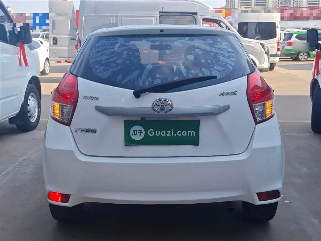 Toyota Yaris L 2015 — фото 6