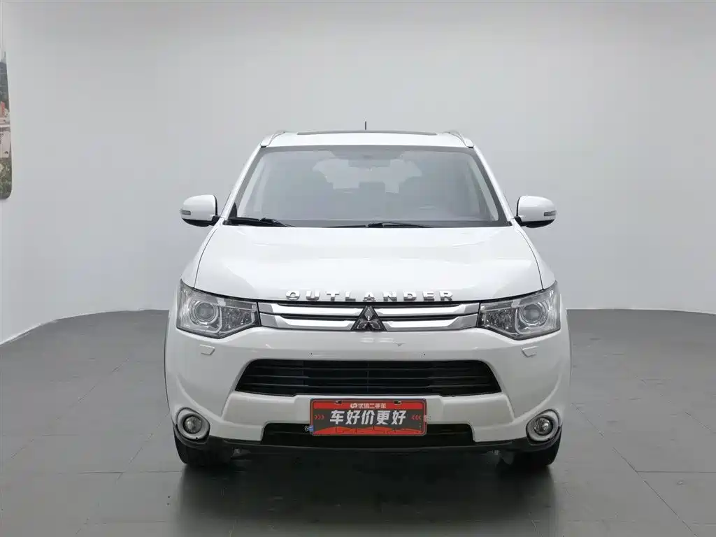 Mitsubishi Outlander 2015 — фото 3