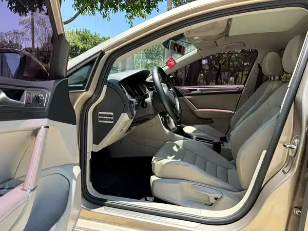 Volkswagen Golf 2014