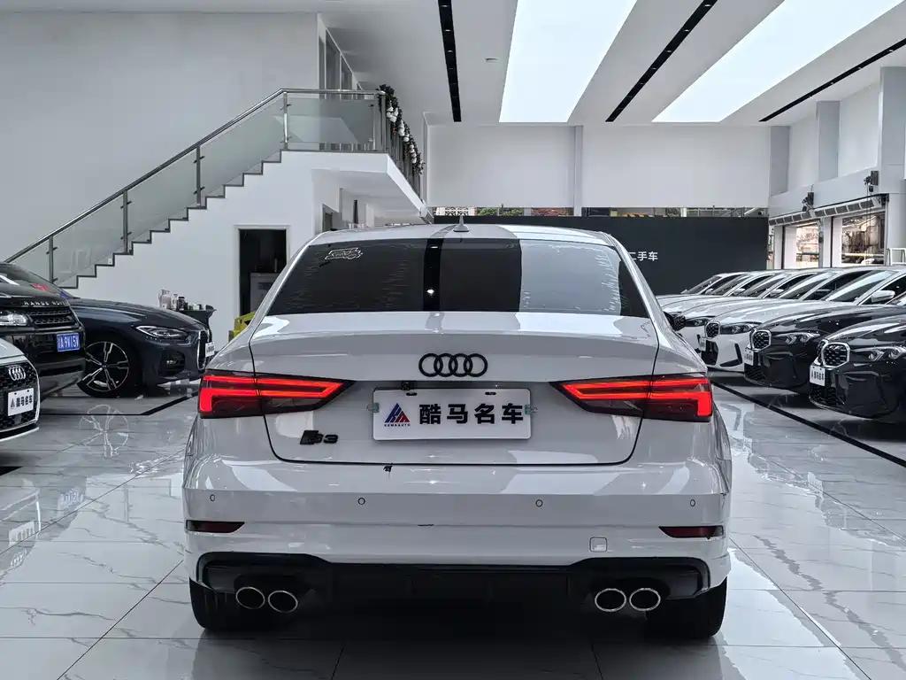 Audi A3 2018 — фото 14