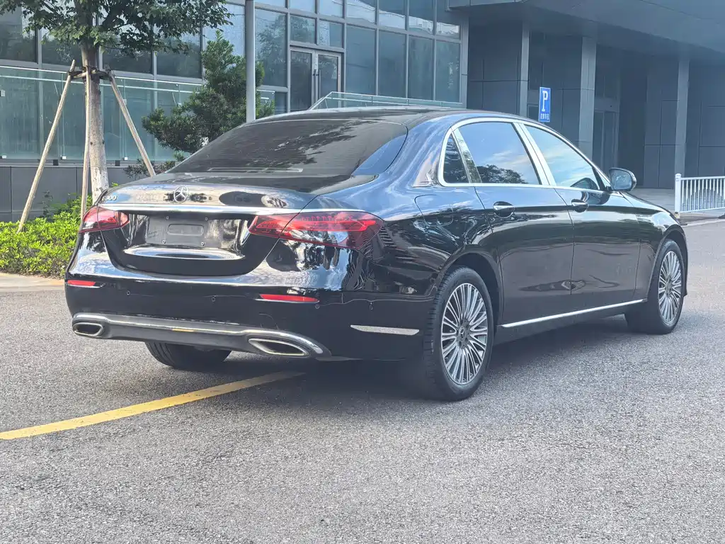 Mercedes-Benz E-Class 2023