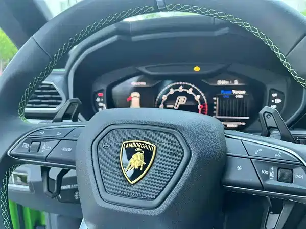 Lamborghini Urus 2022