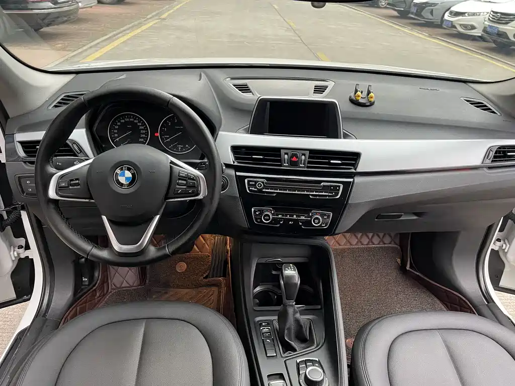 BMW X1 2017 — фото 9