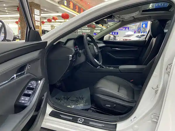 Mazda 3 Axela 2023