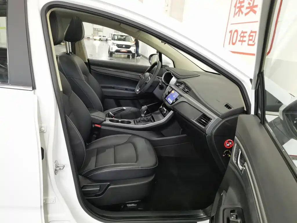 Geely Emgrand GS 2017 — фото 23