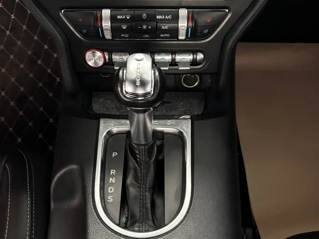 Ford Mustang 2019 — фото 12