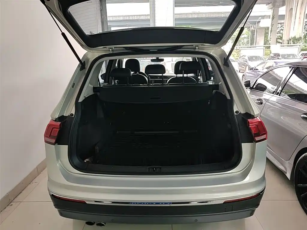 Volkswagen Tiguan L 2018 — фото 19