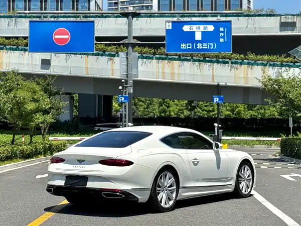 Bentley Continental Plug-In Hybrid 2026