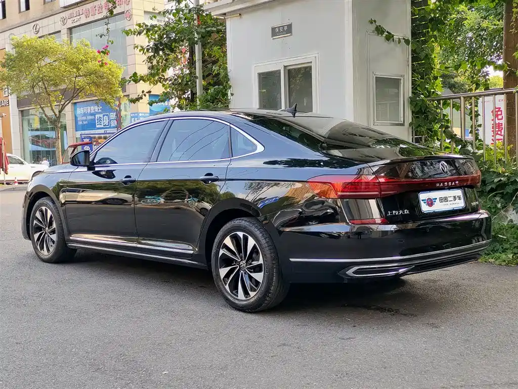 Volkswagen Passat 2023
