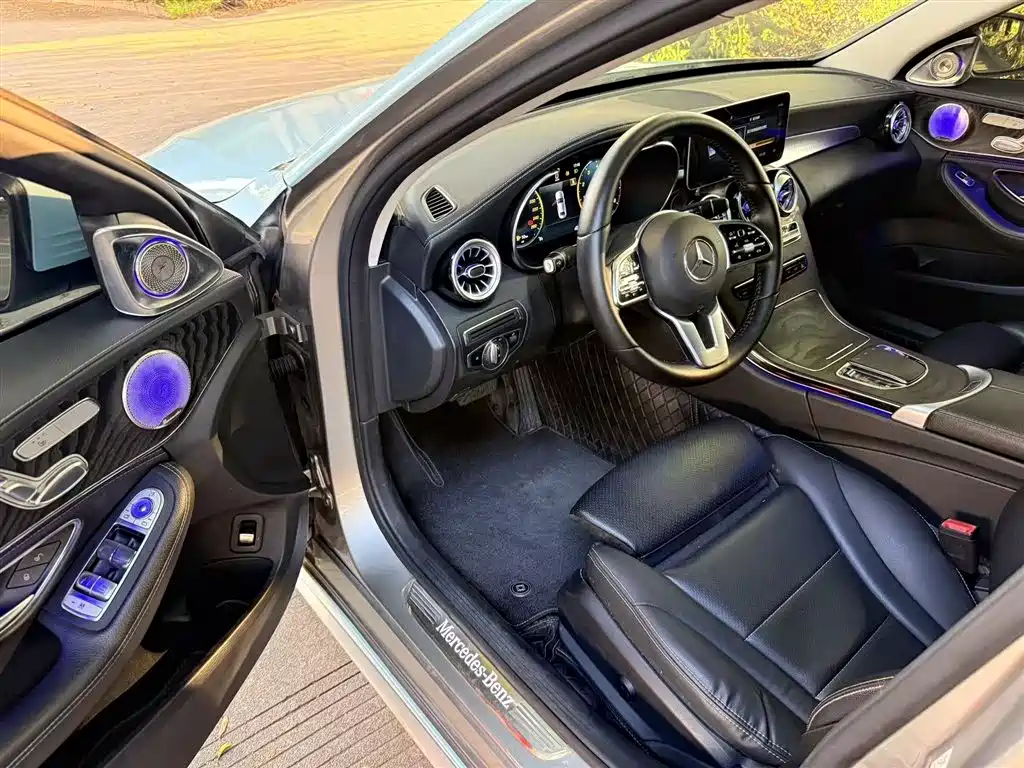 Mercedes-Benz C-Class 2019 — фото 4