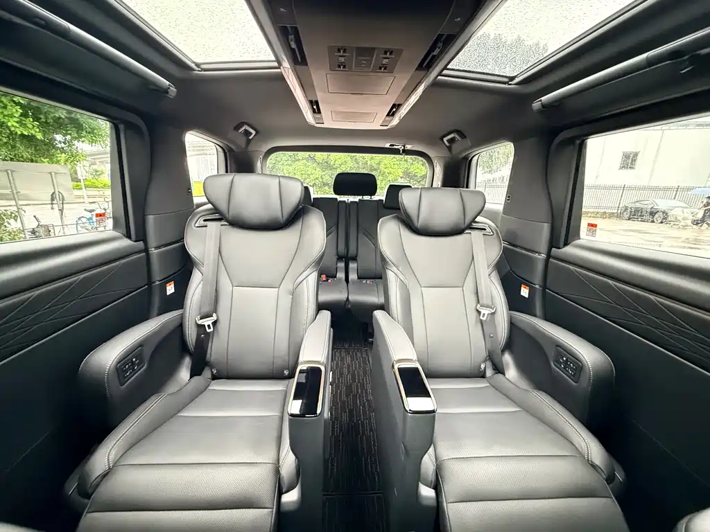 Toyota Alphard 2026 — фото 17