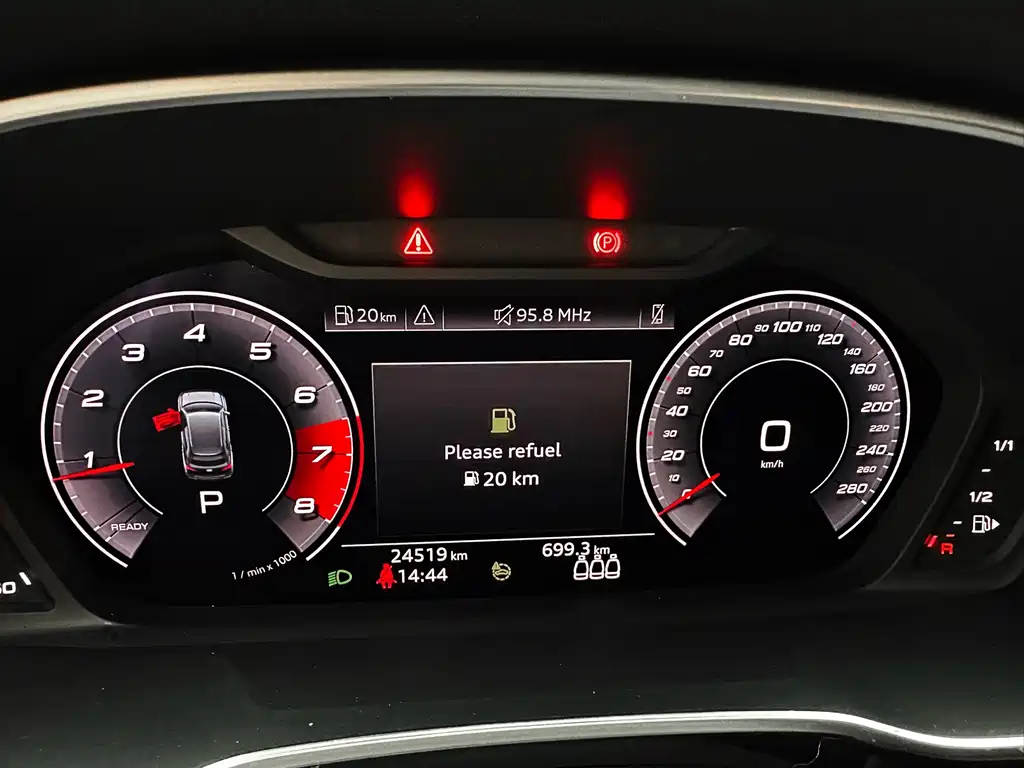 Audi Q3 2021 — фото 15