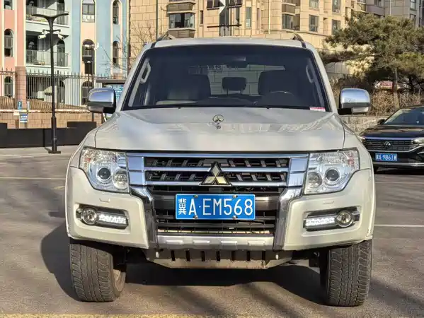 Mitsubishi Pajero 2018