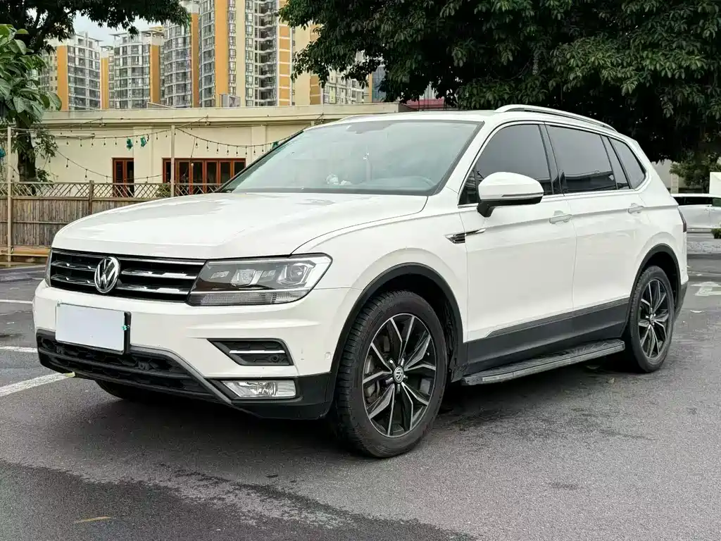 Volkswagen Tiguan L 2019 — фото 1