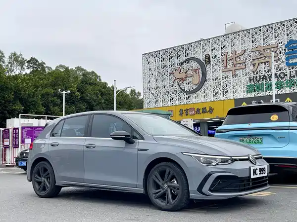 Volkswagen Golf 2023