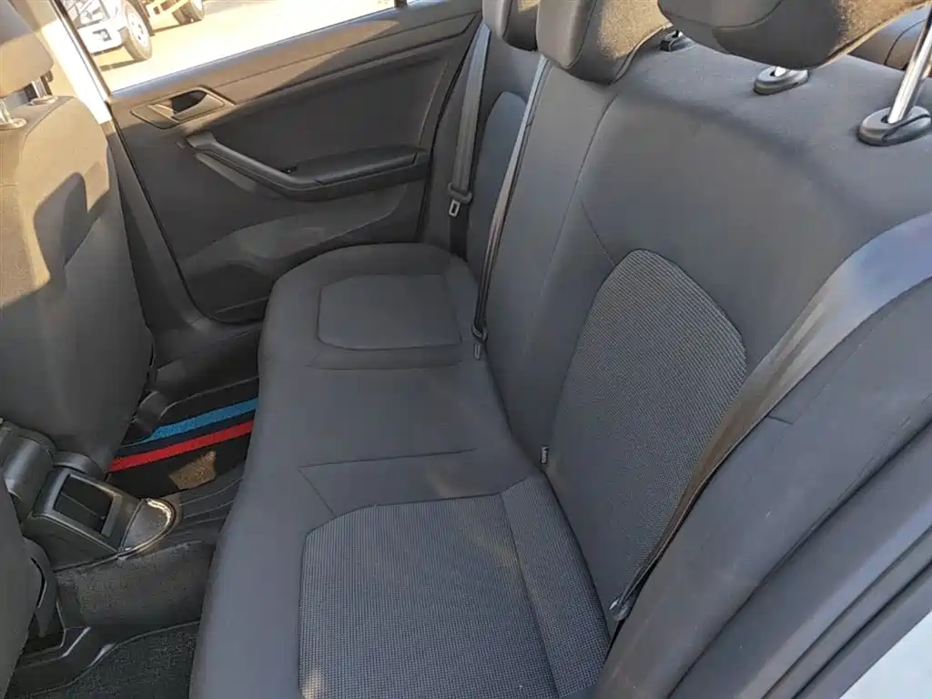 Volkswagen Jetta 2018 — фото 17