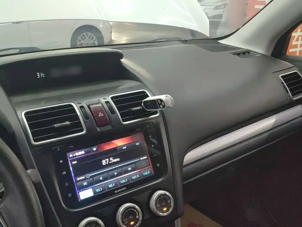 Subaru Forester 2015 — фото 10